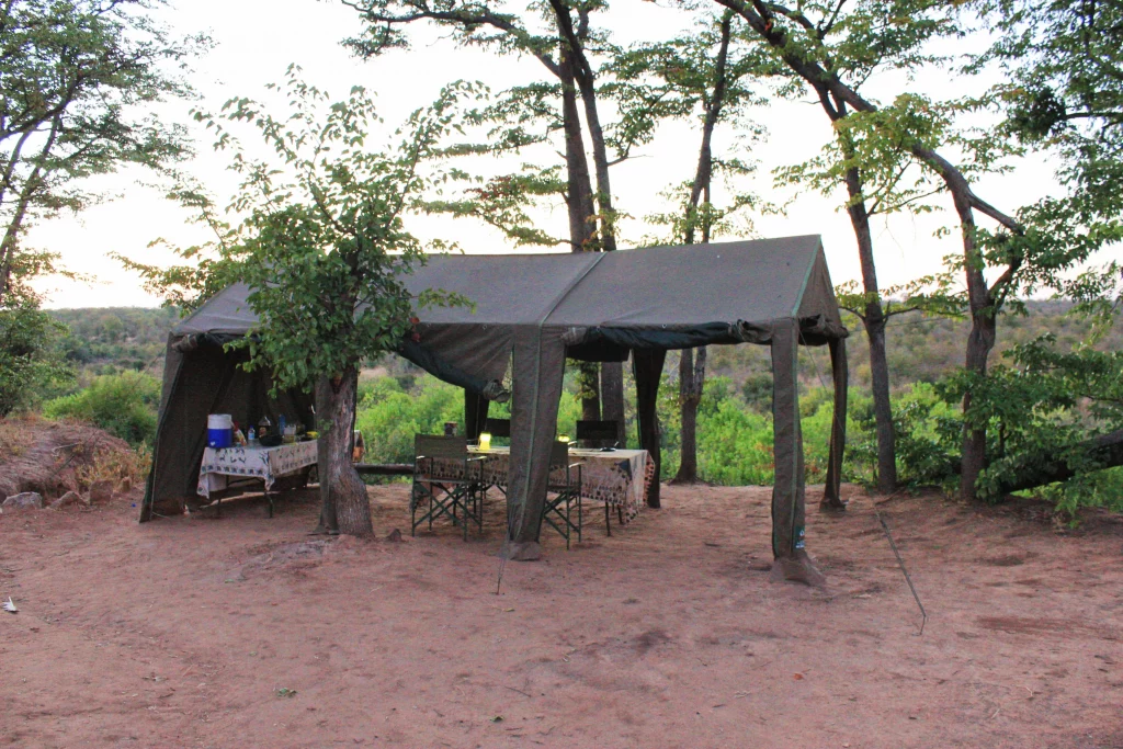 Safari Camp und Sundowner